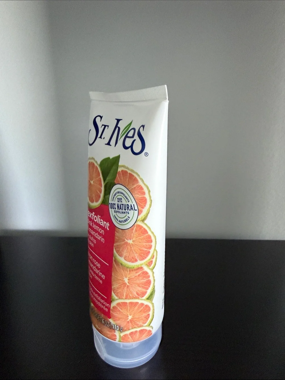 St. Ives Exfoliant Pink Lemon & Mandarin - Pink